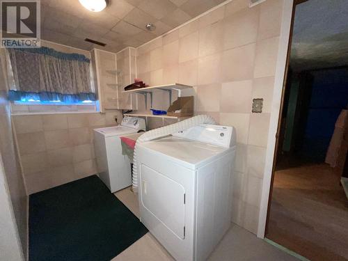 91 Wolverine Avenue, Tumbler Ridge, BC - Indoor Photo Showing Laundry Room