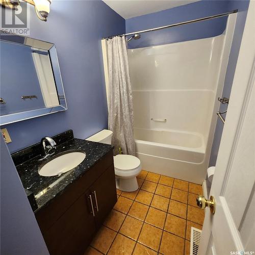 3827 Miyo-Wâhkôhtowin Road, Saskatoon, SK - Indoor Photo Showing Bathroom