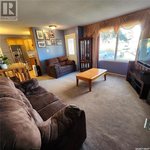 3827 Miyo-Wâhkôhtowin Road, Saskatoon, SK - Indoor Photo Showing Living Room