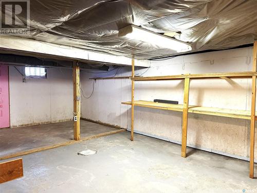 295 1St Avenue W, Englefeld, SK - Indoor Photo Showing Garage