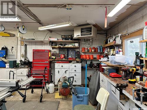 295 1St Avenue W, Englefeld, SK - Indoor Photo Showing Garage