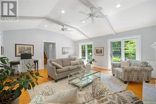 250 Dalewood Drive, Oakville, ON - Indoor Photo Showing Living Room