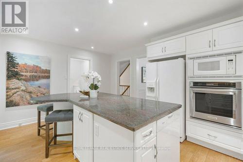 250 Dalewood Drive, Oakville, ON - Indoor Photo Showing Kitchen