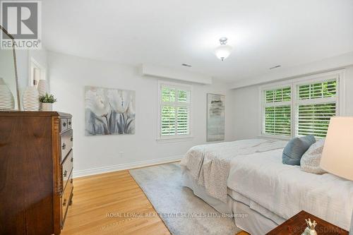 250 Dalewood Drive, Oakville, ON - Indoor Photo Showing Bedroom