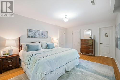 250 Dalewood Drive, Oakville, ON - Indoor Photo Showing Bedroom