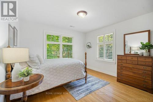 250 Dalewood Drive, Oakville, ON - Indoor Photo Showing Bedroom