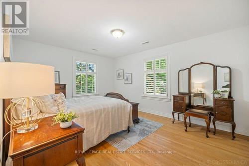 250 Dalewood Drive, Oakville, ON - Indoor Photo Showing Bedroom