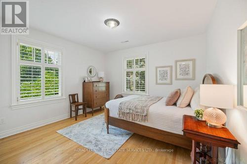 250 Dalewood Drive, Oakville, ON - Indoor Photo Showing Bedroom