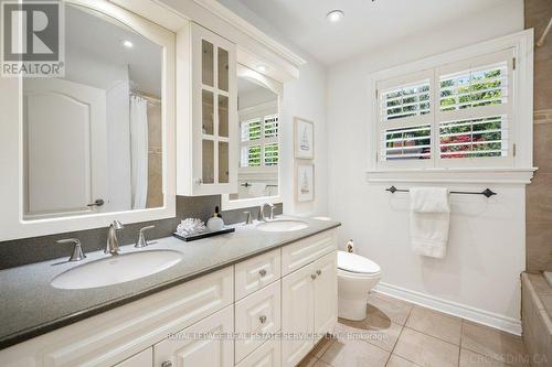 250 Dalewood Drive, Oakville, ON - Indoor Photo Showing Bathroom