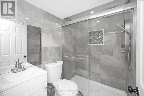 738 Briar Crescent, Milton, ON - Indoor Photo Showing Bathroom