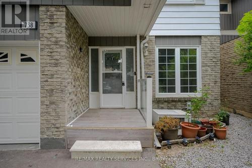 738 Briar Crescent, Milton, ON - Outdoor