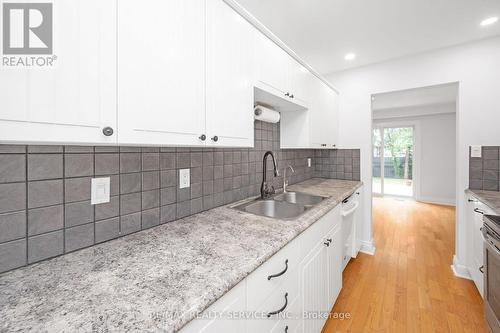 738 Briar Crescent, Milton, ON - Indoor Photo Showing Kitchen With Double Sink