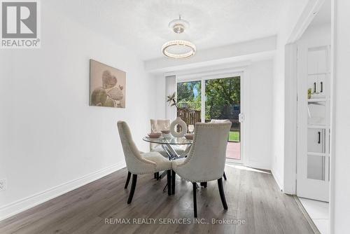 1301 Janina Boulevard, Burlington, ON - Indoor Photo Showing Dining Room