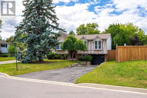 1301 Janina Boulevard, Burlington, ON - Outdoor With Facade