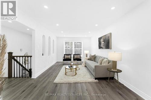 1301 Janina Boulevard, Burlington, ON - Indoor Photo Showing Living Room