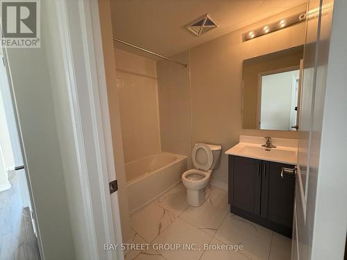 114 - 1573 Rose Way, Milton, ON - Indoor Photo Showing Bathroom