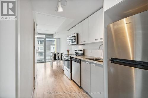 201 - 257 Hemlock Street, Waterloo, ON - Indoor Photo Showing Kitchen With Stainless Steel Kitchen With Double Sink With Upgraded Kitchen