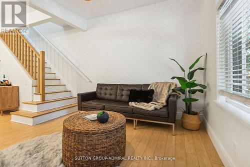 641 Piccadilly Street, London, ON - Indoor Photo Showing Living Room