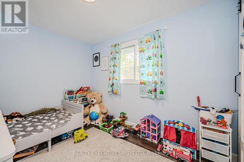 115 Lynbrook Drive, Hamilton, ON - Indoor Photo Showing Bedroom