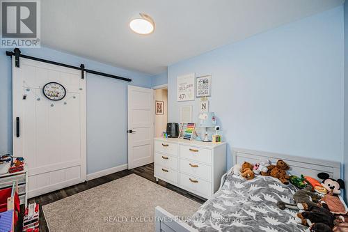 115 Lynbrook Drive, Hamilton, ON - Indoor Photo Showing Bedroom