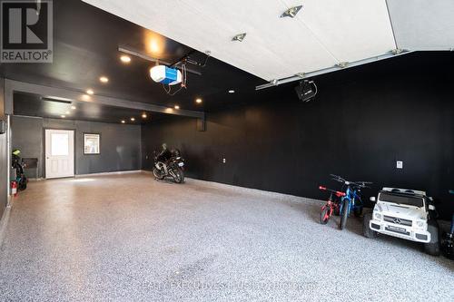 115 Lynbrook Drive, Hamilton, ON - Indoor Photo Showing Garage