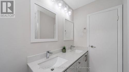 212 Carter Avenue, Waterloo, ON - Indoor Photo Showing Bathroom