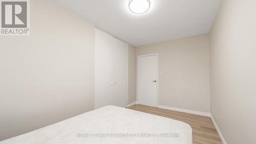 212 Carter Avenue, Waterloo, ON - Indoor Photo Showing Bedroom