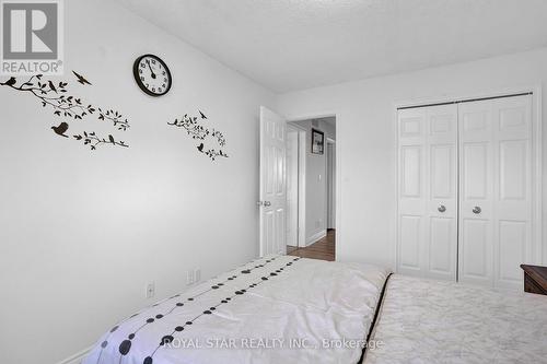 19 Barnaby Drive, St. Catharines, ON - Indoor Photo Showing Bedroom