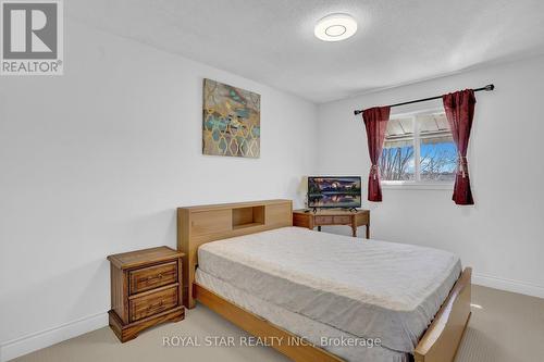 19 Barnaby Drive, St. Catharines, ON - Indoor Photo Showing Bedroom