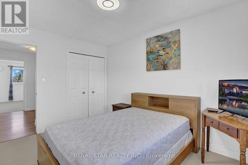 19 Barnaby Drive, St. Catharines, ON - Indoor Photo Showing Bedroom