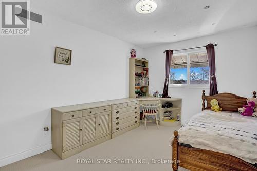 19 Barnaby Drive, St. Catharines, ON - Indoor Photo Showing Bedroom