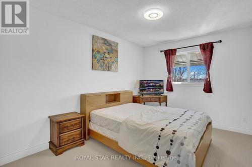 19 Barnaby Drive, St. Catharines, ON - Indoor Photo Showing Bedroom