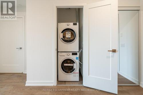 301 - 415 Main Street W, Hamilton, ON - Indoor Photo Showing Laundry Room