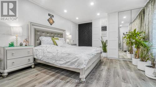 1260 Gore Road, Hamilton, ON - Indoor Photo Showing Bedroom