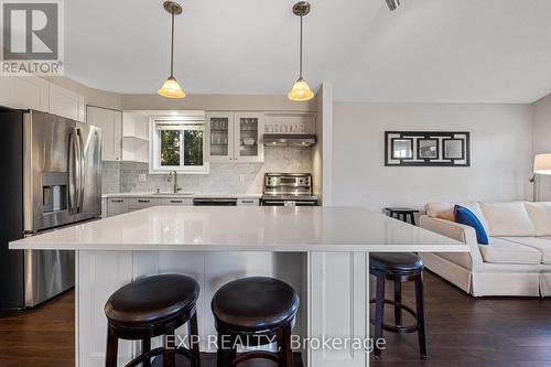 30 Rosewell Street, Hamilton, ON - Indoor Photo Showing Kitchen With Upgraded Kitchen