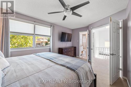 30 Rosewell Street, Hamilton, ON - Indoor Photo Showing Bedroom