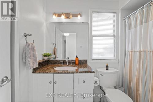 30 Rosewell Street, Hamilton, ON - Indoor Photo Showing Bathroom