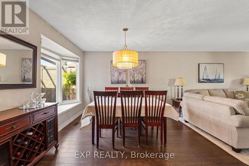 30 Rosewell Street, Hamilton, ON - Indoor Photo Showing Dining Room