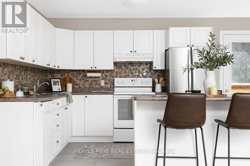 1098 Lawrence Pit Road, Muskoka Lakes, ON - Indoor Photo Showing Kitchen