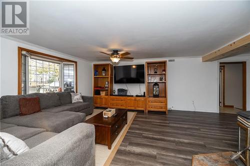 202 North Street, Grey Highlands, ON - Indoor Photo Showing Living Room