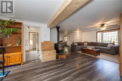 202 North Street, Grey Highlands, ON - Indoor Photo Showing Living Room