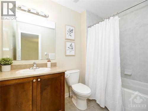 821 Percifor Way, Ottawa, ON - Indoor Photo Showing Bathroom