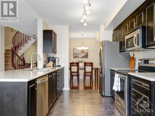 821 Percifor Way, Ottawa, ON - Indoor Photo Showing Kitchen