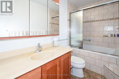 18 - 1310 Fieldlight Boulevard, Pickering, ON - Indoor Photo Showing Bathroom