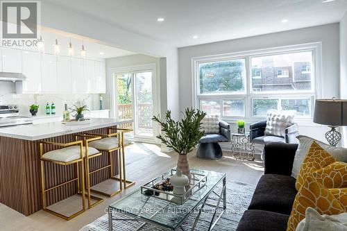 22 Reidmount Avenue, Toronto, ON - Indoor Photo Showing Living Room