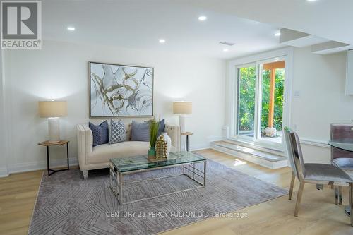 22 Reidmount Avenue, Toronto, ON - Indoor Photo Showing Living Room