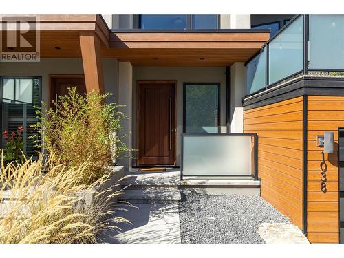 1038 Wilson Avenue, Kelowna, BC - Outdoor With Exterior