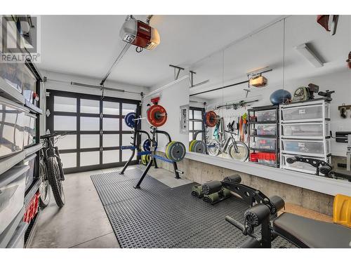 1038 Wilson Avenue, Kelowna, BC - Indoor Photo Showing Garage