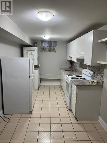 Bmt - 163 Cartmel Drive, Markham, ON - Indoor Photo Showing Kitchen