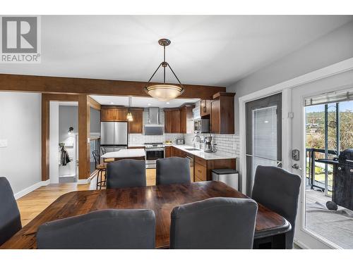 841 Gleneagles Drive, Kamloops, BC - Indoor Photo Showing Dining Room